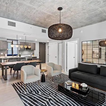 Pretty Rola 201 Luxury 1B1B W King Bed At Downtown Fort Lauderdale